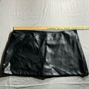 Arizona Jean Company Black Mini Skirt